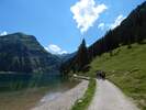 Entlang des Vilsalpsee Ufers zum Wasserfall Bergaicht