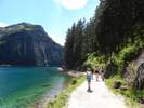 Entlang des Vilsalpsee Ufers zum Wasserfall Bergaicht