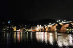 Alte Brücke und Brückenaffe